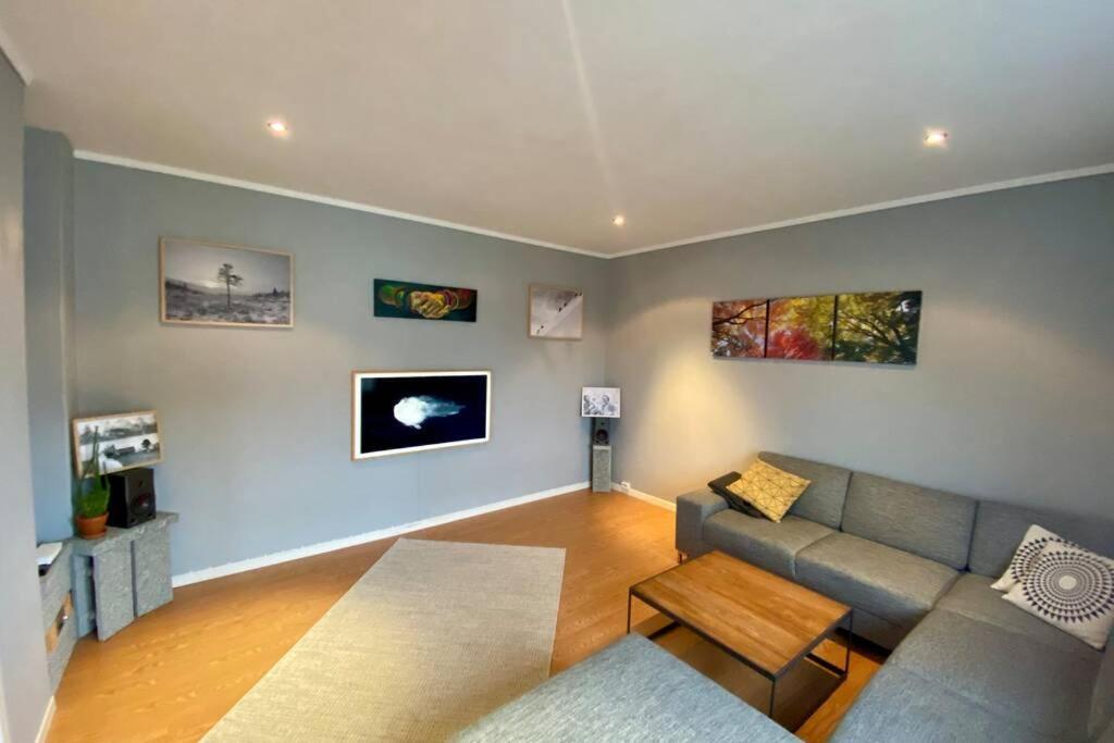 Nice And Central Apartment In Quiet Area Alesund Bagian luar foto